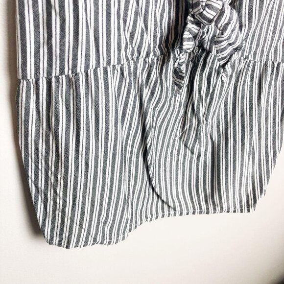 Hollister Cropped Peplum Tie Tank Top Gray White Stripe V Neck Womens Medium - Picture 5 of 8
